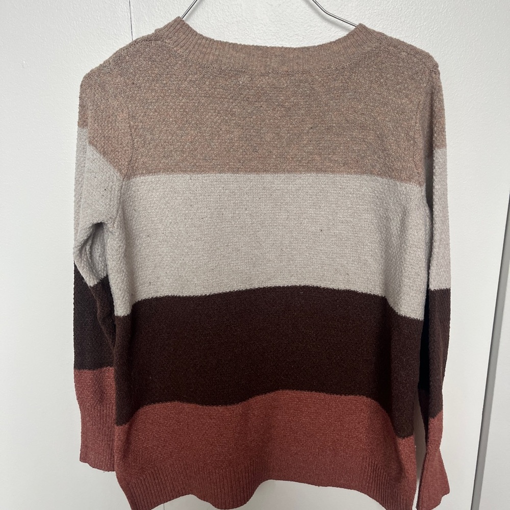 Pinque Colorblock Crew Neck Sweater - Picture 3 of 4